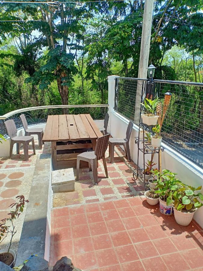 El Castillo Bed And Breakfast Angono Eksteriør bilde