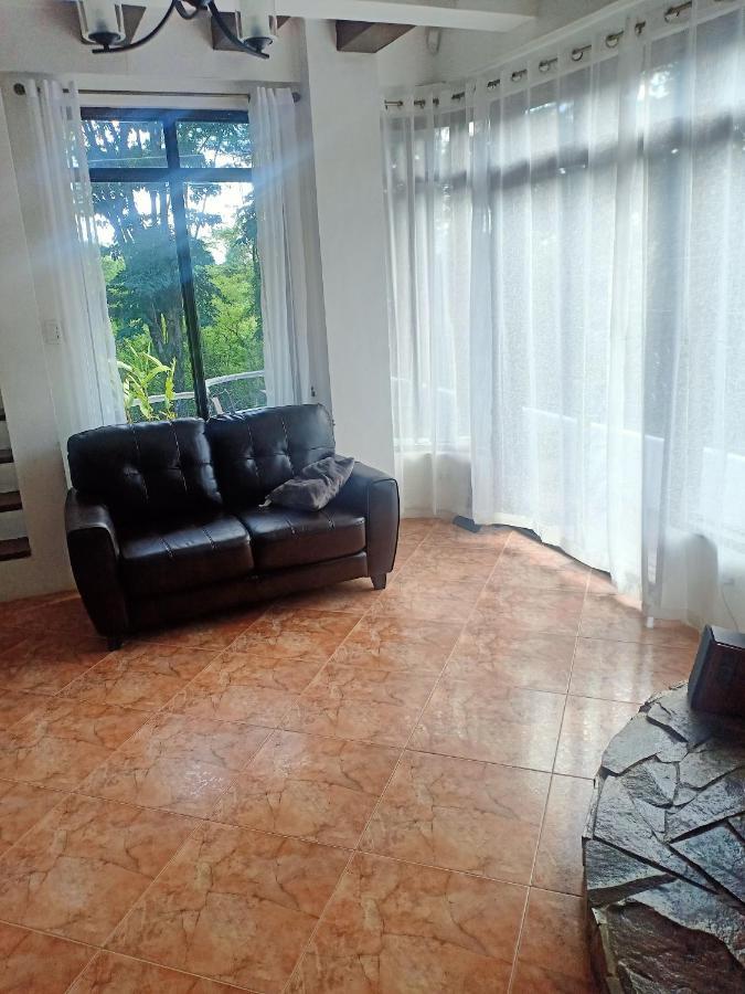 El Castillo Bed And Breakfast Angono Eksteriør bilde