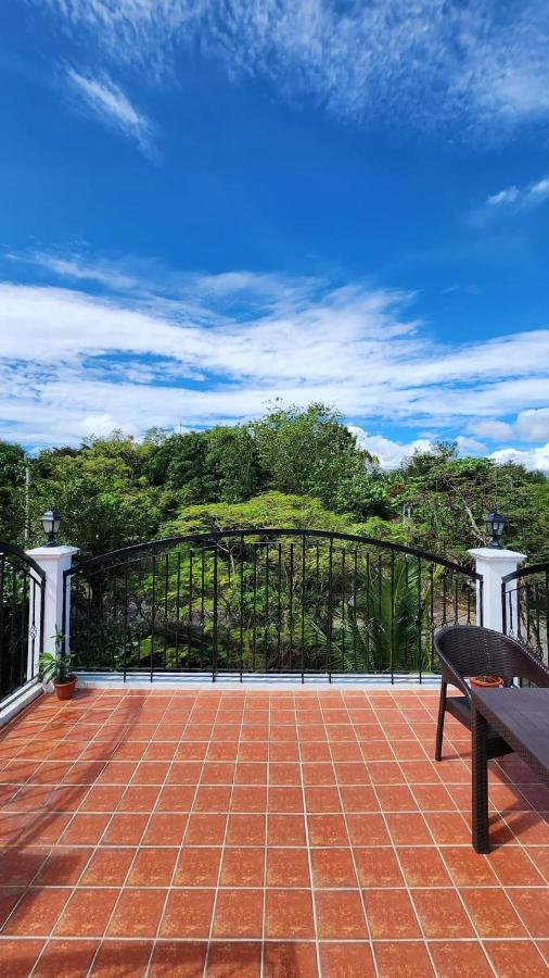 El Castillo Bed And Breakfast Angono Eksteriør bilde