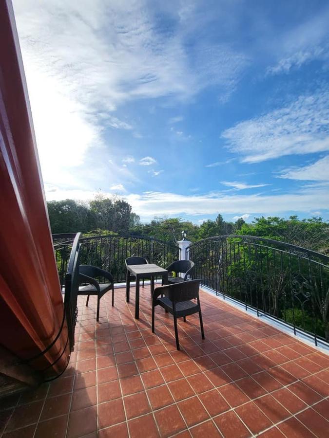 El Castillo Bed And Breakfast Angono Eksteriør bilde